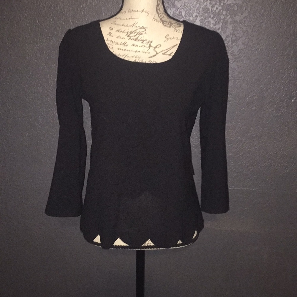 Black scalloped open back top - Picture 1 of 2